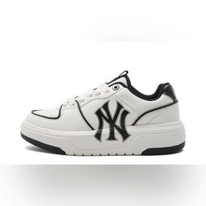MLB Chunky Liner New York Yankees Baseball Sneakers White/Black US 8 / 39
